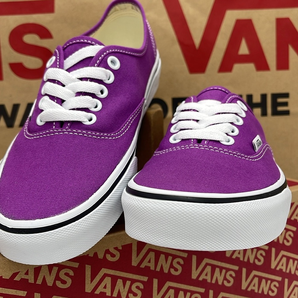 Vans WMNS Purple Canvas Sneakers Waffle Sole Authentic
Color Theory Willow herb - Picture 5 of 16